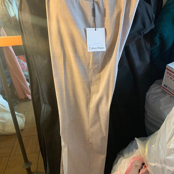 Calvin Klein Size 2 Modern Fit Pants - Picture 2 of 2